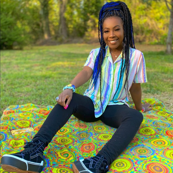 Meet Your Posher, Alexis 🌸 - Picture 11 of 12